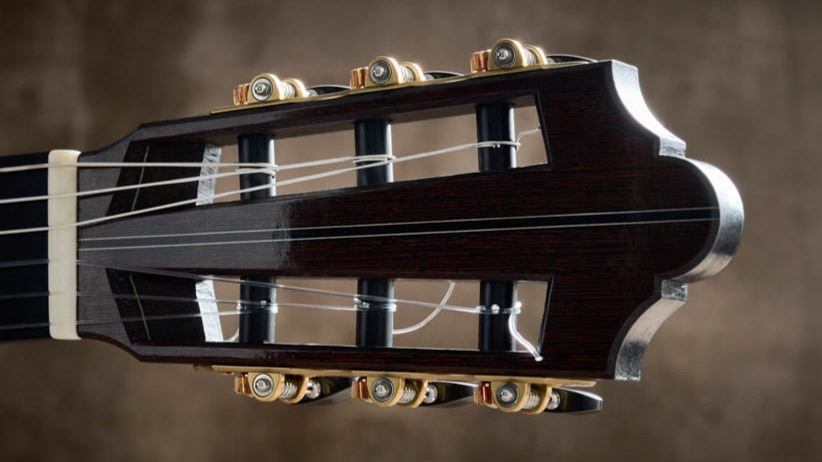 #guitar #classicalguitar #acousticguitar #handmade #lutherie #guitarbuilding

📸 @stefaniegeertsphotographer